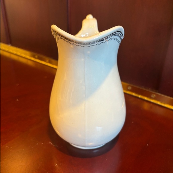 LA VAJILLA OTAOLAURRUCHI Y HERMANO Ironstone Jug - Picture 5 of 7